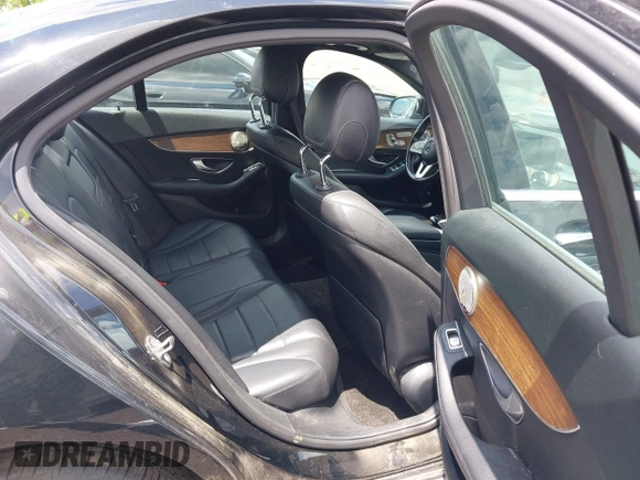 2019 Mercedes-Benz C 300 с VIN 55SWF8EB4KU303738, выставлен на аукционе IAAI как лот 42215291 с пробегом 59 632 миль миль и . История ставок и продаж доступна на DreamBid. Изображение 8.