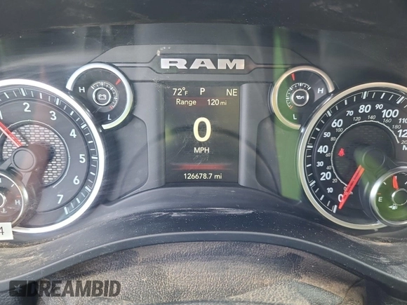 2021 Ram 1500 Big Horn z VIN 1C6SRFMT1MN714659, wystawiony jako IAAI lot #42521058 z przebiegiem 126 678 mil mil oraz . Historia ofert i sprzedaży dostępna na DreamBid. Obrazek 41.