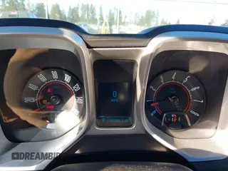 2011 Chevrolet Camaro 2LS z VIN 2G1FA1ED4B9117977, wystawiony jako IAAI lot #41570141 z przebiegiem 159 269 mil mil oraz . Historia ofert i sprzedaży dostępna na DreamBid. Obrazek 7.