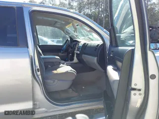 2007 Toyota Tundra SR5 with VIN 5TFBV54187X004258, listed as a IAAI auction lot 41634307 with 241,427 mi miles. Bid and sale history available at carsss.com. Image 5.