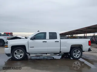 2018 Chevrolet Silverado 1500 Custom with VIN 1GCRCPEC8JZ238766, listed as a IAAI auction lot 41424928 with 62,411 mi miles. Bid and sale history available at carsss.com. Image 15.