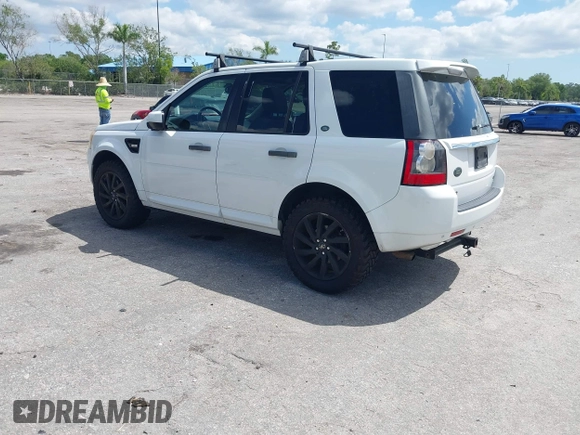2011 Land Rover LR2 HSE with VIN SALFT2BN4BH263966, listed as a IAAI auction lot 42038664 with 130,305 mi miles and . Bid and sale history available at DreamBid. Image 3.
