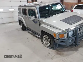 2006 Hummer H3 with VIN 5GTDN136268123052, listed as a IAAI auction lot 42126283 with 124,040 mi miles. Bid and sale history available at carsss.com. Image 6.