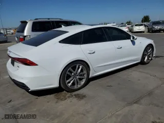 2020 Audi A7 Premium Plus with VIN WAUU2AF2XLN003678, listed as a Copart auction lot 67271893 with 33,856 mi miles. Bid and sale history available at carsss.com. Image 3.