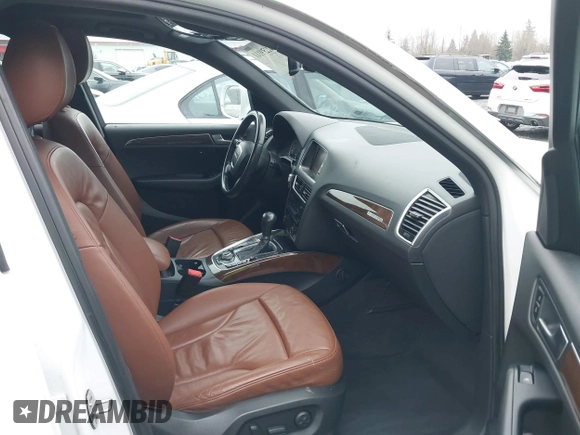 2011 Audi Q5 Premium Plus z VIN WA1LFAFP7BA025278, wystawiony jako IAAI lot #41239111 z przebiegiem 131 207 mil mil oraz . Historia ofert i sprzedaży dostępna na DreamBid. Obrazek 5.