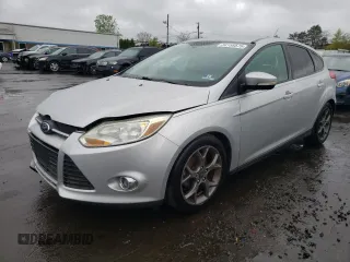 2014 Ford Focus SE z VIN 1FADP3K26EL190556, wystawiony jako Copart lot #54158575 z przebiegiem 132 146 mil mil oraz Szkoda całkowita • Salvage title. Historia ofert i sprzedaży dostępna na DreamBid. Obrazek 1.