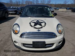 2011 MINI Hardtop with VIN WMWSU3C58BT096075, listed as a Copart auction lot 53826435 with 106,962 mi miles and Clean Title. Bid and sale history available at DreamBid. Image 5.