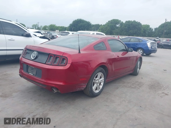 2014 Ford Mustang V6 z VIN 1ZVBP8AM3E5332204, wystawiony jako IAAI lot #42170138 z przebiegiem 112 105 mil mil oraz . Historia ofert i sprzedaży dostępna na DreamBid. Obrazek 4.