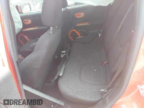 2020 Jeep Renegade Altitude z VIN ZACNJABB6LPL11581, wystawiony jako IAAI lot #42225447 z przebiegiem Nie podano mil oraz . Historia ofert i sprzedaży dostępna na DreamBid. Obrazek 8.
