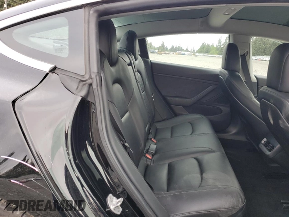2019 Tesla Model 3 Mid Range z VIN 5YJ3E1EA2KF361787, wystawiony jako Copart lot #56059465 z przebiegiem 50 186 mil mil oraz Szkody całkowita. Historia ofert i sprzedaży dostępna na DreamBid. Obrazek 10.
