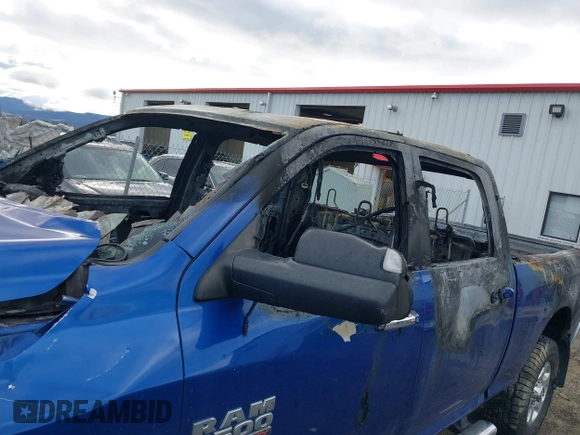 2016 Ram 2500 SLT with VIN 3C6UR5DL4GG260925, listed as a IAAI auction lot 41851580 with Not Provided miles. Bid and sale history available at carsss.com. Image 6.