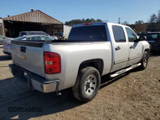 2010 Chevrolet Silverado 1500 LT with VIN 3GCRCSEA6AG205265, listed as a Copart auction lot 86342394 with Not Provided miles and Salvage Title. Bid and sale history available at DreamBid. Image 3.
