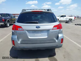 2010 Subaru Outback Prem All-Weather/HK Aud with VIN 4S4BRBFC7A3325526, listed as a IAAI auction lot 42044926 with 256,506 mi miles. Bid and sale history available at carsss.com. Image 16.