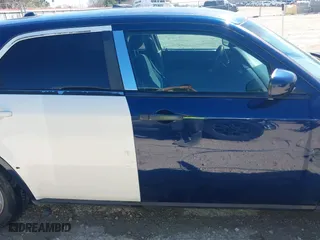 2006 Dodge Magnum with VIN 2D4FV47V46H179722, listed as a IAAI auction lot 41701629 with 215,162 mi miles. Bid and sale history available at carsss.com. Image 14.