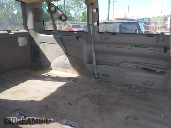 2005 Chevrolet Astro with VIN 1GNDM19X15B125037, listed as a IAAI auction lot 42027571 with 260,176 mi miles. Bid and sale history available at carsss.com. Image 8.