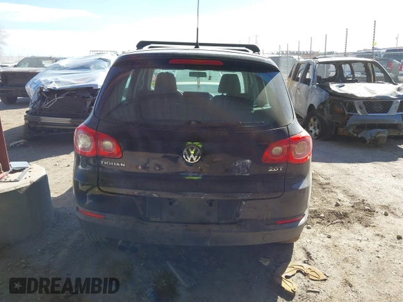 2011 Volkswagen Tiguan S z VIN WVGAV7AX9BW503628, wystawiony jako IAAI lot #41865959 z przebiegiem 121 863 mil mil oraz . Historia ofert i sprzedaży dostępna na DreamBid. Obrazek 16.