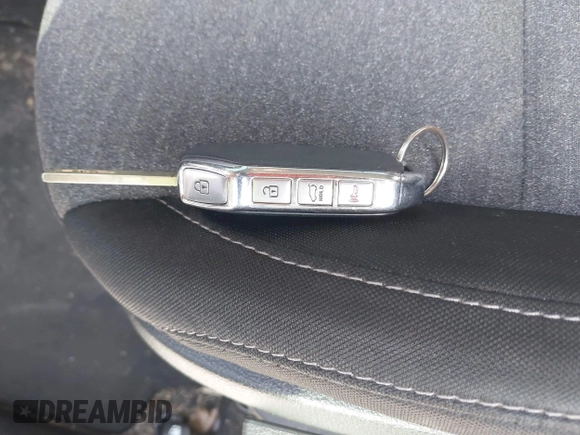 2020 Kia Soul LX with VIN KNDJ23AU7L7021165, listed as a IAAI auction lot 41924587 with 87,513 mi miles. Bid and sale history available at carsss.com. Image 11.