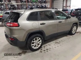 2016 Jeep Cherokee Sport with VIN 1C4PJMAB5GW246889, listed as a IAAI auction lot 40847921 with 164,210 mi miles. Bid and sale history available at carsss.com. Image 4.