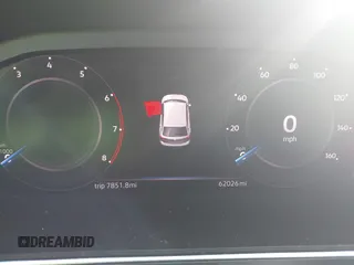 2019 Volkswagen Tiguan SE z VIN 3VV3B7AX3KM135261, wystawiony jako IAAI lot #42600904 z przebiegiem 62 026 mil mil oraz . Historia ofert i sprzedaży dostępna na DreamBid. Obrazek 7.