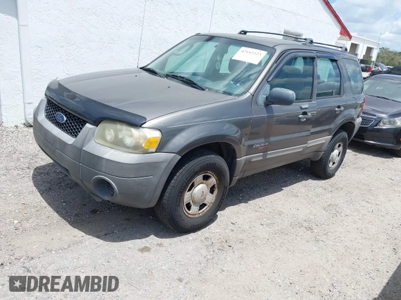 2006 Ford Escape XLS with VIN 1FMYU02Z46KA87526, listed as a IAAI auction lot 42142223 with 197,267 mi miles. Bid and sale history available at carsss.com. Image 17.