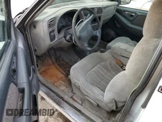 1998 Chevrolet S-10 with VIN 1GCCS14X4WK160271, listed as a Copart auction lot 80284274 with 276,924 mi miles and Salvage Title. Bid and sale history available at carsss.com. Image 8.