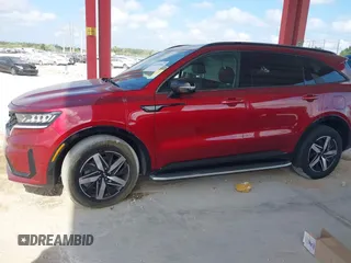 2021 Kia Sorento EX z VIN 5XYRH4LF8MG035215, wystawiony jako IAAI lot #42149481 z przebiegiem 39 408 mil mil oraz . Historia ofert i sprzedaży dostępna na DreamBid. Obrazek 14.