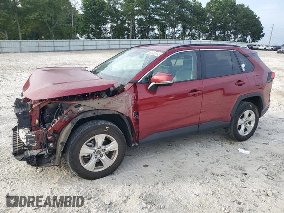 2021 Toyota RAV4 XLE z VIN 2T3W1RFV2MW176273, wystawiony jako Copart lot #62702095 z przebiegiem 37 934 mil mil oraz Szkoda całkowita • Salvage title. Historia ofert i sprzedaży dostępna na DreamBid. Obrazek 1.