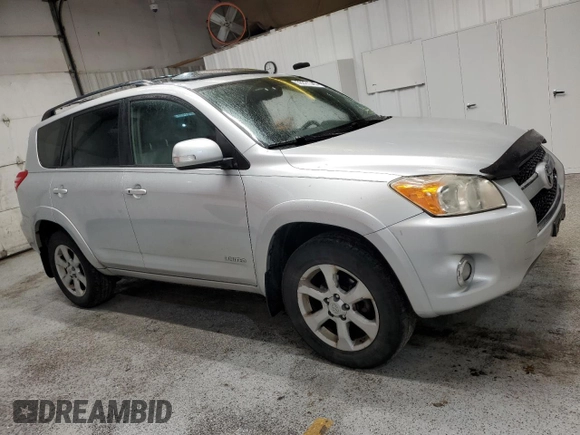 2010 Toyota RAV4 Limited z VIN JTMYK4DV2AD003504, wystawiony jako Copart lot #56321345 z przebiegiem 192 731 mil mil oraz Szkoda całkowita • Salvage title. Historia ofert i sprzedaży dostępna na DreamBid. Obrazek 4.
