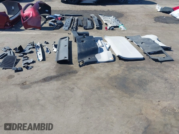 2020 Toyota Sienna SE with VIN 5TDXZ3DC8LS053685, listed as a IAAI auction lot 42304380 with 40,812 mi miles and . Bid and sale history available at DreamBid. Image 20.