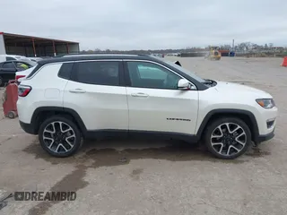 2021 Jeep Compass Limited with VIN 3C4NJCCB5MT588102, listed as a IAAI auction lot 41105108 with 24,972 mi miles. Bid and sale history available at carsss.com. Image 13.