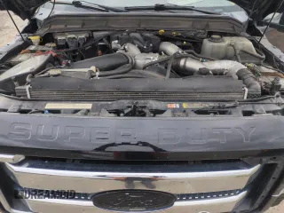 2015 Ford F-250 Lariat z VIN 1FT7W2BTXFEC34304, wystawiony jako Copart lot #55057775 z przebiegiem 128 368 mil mil oraz Szkoda całkowita • Salvage title. Historia ofert i sprzedaży dostępna na DreamBid. Obrazek 11.