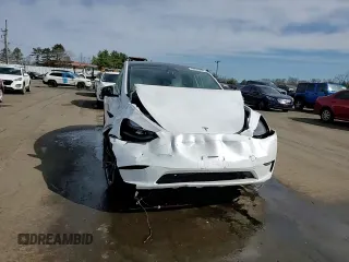 2024 Tesla Model Y Long Range с VIN 7SAYGDEE6RF149685, выставлен на аукционе Copart как лот 52986885 с пробегом Не указан миль и Списание • Salvage title. История ставок и продаж доступна на DreamBid. Изображение 13.