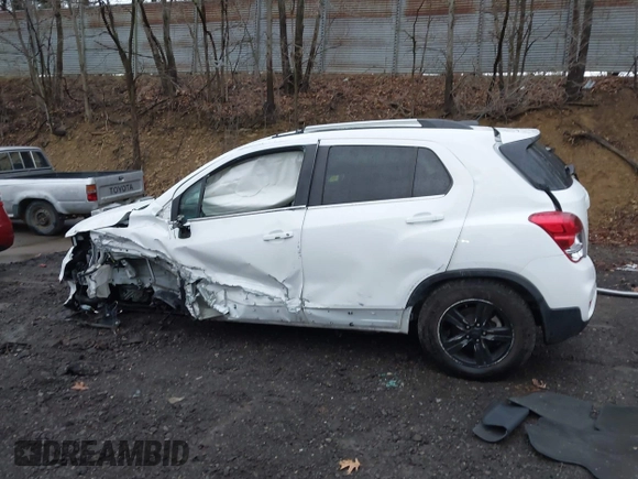 2020 Chevrolet Trax LT with VIN 3GNCJPSB6LL185803, listed as a IAAI auction lot 41915320 with 88,214 mi miles. Bid and sale history available at carsss.com. Image 15.