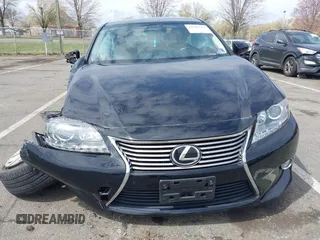 2013 Lexus ES 4dr Sdn with VIN JTHBK1GG8D2077512, listed as a IAAI auction lot 41922259 with 30,899 mi miles. Bid and sale history available at carsss.com. Image 12.