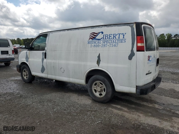 2007 Chevrolet Express Cargo Van with VIN 1GCFG15X671203819, listed as a Copart auction lot 52943015 with 615,620 mi miles and Clean Title. Bid and sale history available at carsss.com. Image 2.