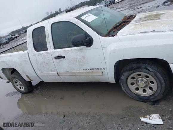 2007 Chevrolet Silverado 1500 Work Truck with VIN 1GCEC19CX7Z530028, listed as a IAAI auction lot 41756985 with 316,348 mi miles. Bid and sale history available at carsss.com. Image 14.