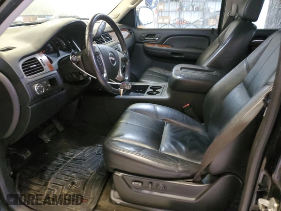2008 GMC Yukon XL SLE w/3SA with VIN 1GKFC16068R147935, listed as a Copart auction lot 73584174 with 395,875 mi miles and Salvage Title. Bid and sale history available at carsss.com. Image 7.