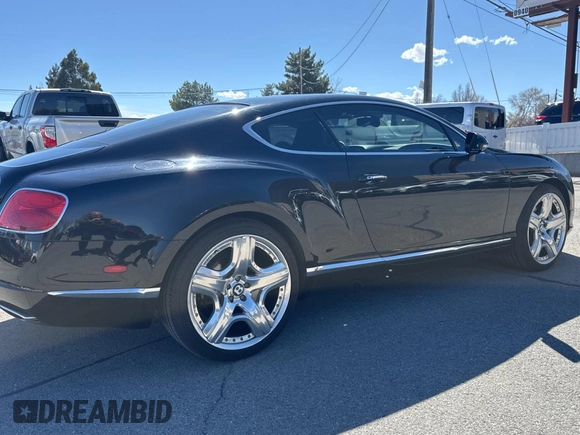 2014 Bentley Continental GT z VIN SCBFU7ZA0EC094781, wystawiony jako Copart lot #50996825 z przebiegiem 20 735 mil mil oraz Szkoda całkowita • Salvage title. Historia ofert i sprzedaży dostępna na DreamBid. Obrazek 4.