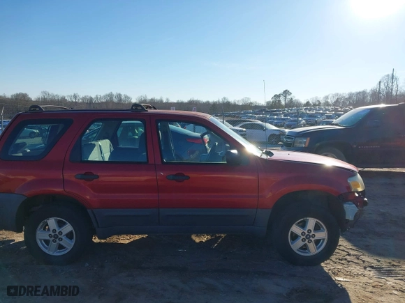 2007 Ford Escape XLS with VIN 1FMYU02Z87KA40260, listed as a IAAI auction lot 41588287 with 188,144 mi miles. Bid and sale history available at carsss.com. Image 13.