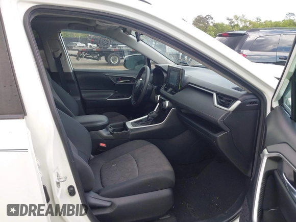 2019 Toyota RAV4 XLE with VIN 2T3W1RFV5KC028164, listed as a IAAI auction lot 42002503 with 79,346 mi miles. Bid and sale history available at carsss.com. Image 5.