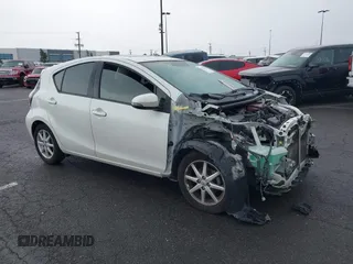 2015 Toyota Prius One with VIN JTDKDTB32F1094973, listed as a IAAI auction lot 41631324 with 177,948 mi miles and . Bid and sale history available at carsss.com. Image 1.