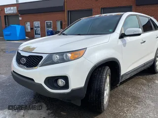 2012 Kia Sorento LX with VIN 5XYKT3A13CG306729, listed as a Copart auction lot 48946605 with 183,878 mi miles and Clean Title. Bid and sale history available at DreamBid. Image 2.