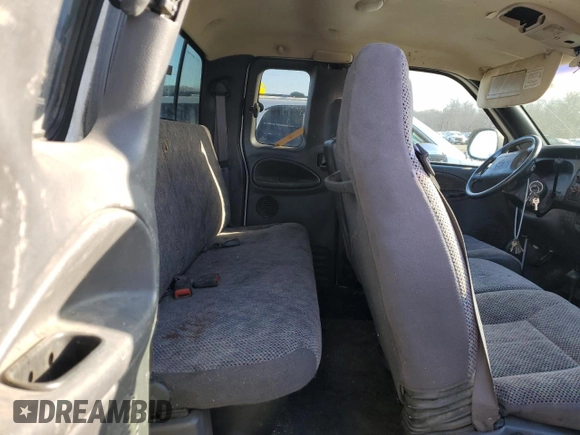 2001 Dodge Ram 2500 with VIN 3B7KF23Z71G205888, listed as a Copart auction lot 82687624 with 0 mi miles and Salvage Title. Bid and sale history available at carsss.com. Image 10.