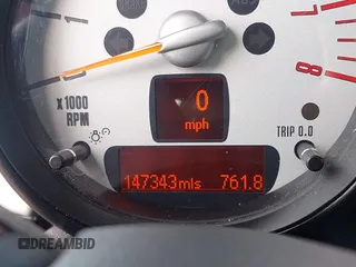 2012 MINI Hardtop с VIN WMWSU3C53CT539928, выставлен на аукционе IAAI как лот 42060966 с пробегом 147 343 миль миль и . История ставок и продаж доступна на DreamBid. Изображение 14.
