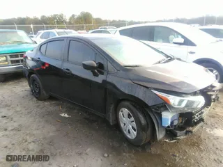 2021 Nissan Versa S with VIN 3N1CN8DV1ML852582, listed as a IAAI auction lot 41095542 with 135,916 mi miles. Bid and sale history available at carsss.com. Image 1.