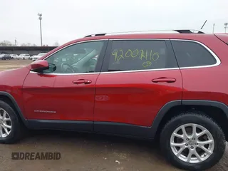 2014 Jeep Cherokee Latitude z VIN 1C4PJMCS4EW127709, wystawiony jako IAAI lot #42002110 z przebiegiem 51 574 mil mil oraz . Historia ofert i sprzedaży dostępna na DreamBid. Obrazek 15.