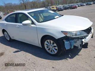 2013 Lexus ES 300h with VIN JTHBW1GG2D2007198, listed as a IAAI auction lot 42051431 with 235,480 mi miles and . Bid and sale history available at DreamBid. Image 1.