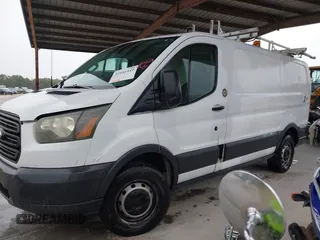 2015 Ford Transit Cargo z VIN 1FTNR1ZMXFKA45161, wystawiony jako IAAI lot #42181449 z przebiegiem 130 096 mil mil oraz . Historia ofert i sprzedaży dostępna na DreamBid. Obrazek 2.
