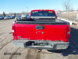 2010 Chevrolet Silverado 1500 LT with VIN 1GCSCSE06AZ137817, listed as a IAAI auction lot 41472286 with 292,814 mi miles and . Bid and sale history available at DreamBid. Image 16.
