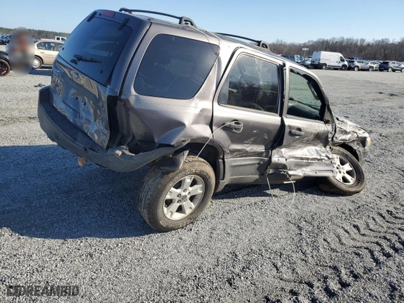 2006 Ford Escape XLT with VIN 1FMCU03186KA77066, listed as a Copart auction lot 48992595 with 194,629 mi miles and Salvage Title. Bid and sale history available at carsss.com. Image 3.